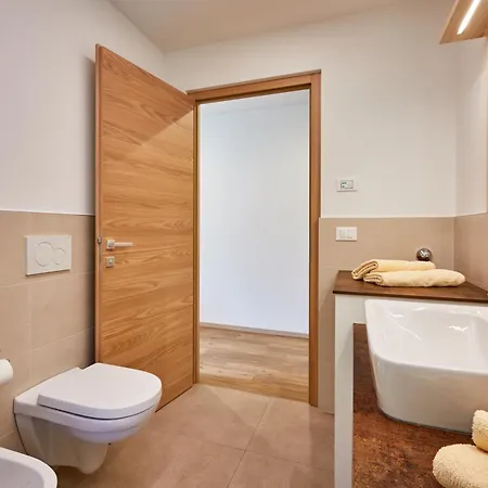 Ferienwohnung Am Kernhof: Tranquil Nature Retreat for Couples, Families & Pet Owners Fiumes Exterior photo